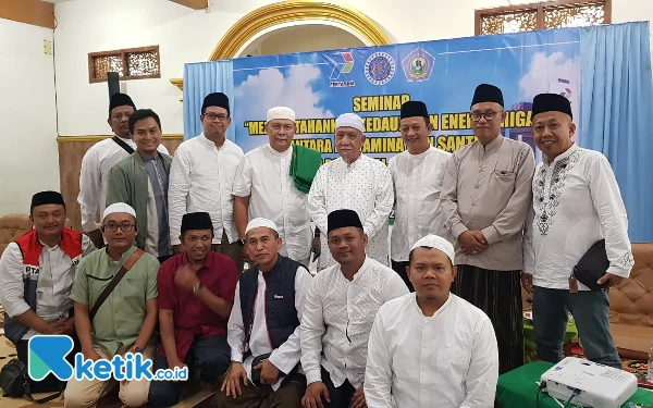 Thumbnail Berita - Pertamina Keliling Ponpes, Gelar Seminar Kedaulatan Energi Migas dan Sholawat Bersama Warga