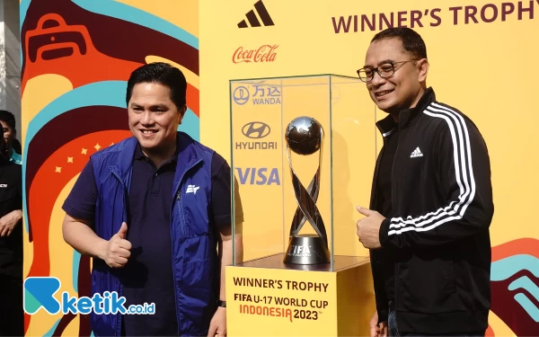 Thumbnail Berita - Ketua PSSI Puji Keseriusan Kota Surabaya Gelar Trophy Experience