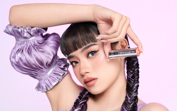 Thumbnail Berita - Buat Wajah Tampak Cute, Tren Douyin Makeup Gunakan Produk Lokal