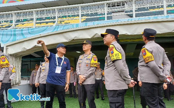 Thumbnail Berita - 3951 Personel Dikerahkan, Kapolda Jatim Pastikan GBT Siap Jadi Venue Pembukaan Piala Dunia U-17