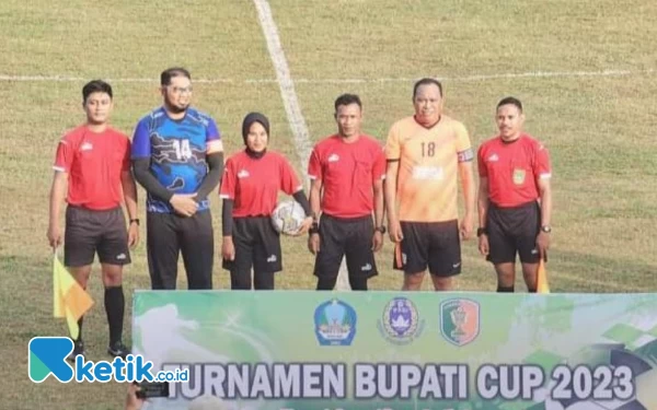 Thumbnail Berita - Begini Cerita Wasit yang Memimpin Laga Terakhir Bupati Usman Sidik sebelum Meninggal