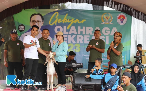 Thumbnail Berita - Jalan Sehat Bersama Cak Udin, Warga Kromengan Kabupaten Malang Doakan AMIN Menang