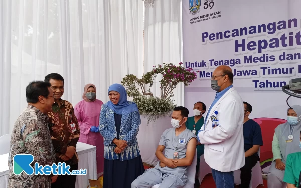 Gubernur Jawa Timur Canangkan Imunisasi Hepatitis B Bagi Nakes