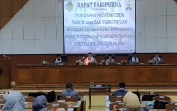 Thumbnail Berita - DPRD Kabupaten Madiun-Pemkab Setujui Raperda APBD 2024 Jadi Perda, Intip 6 Prioritas Pembangunan Tahun Depan