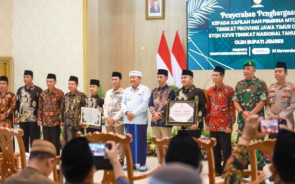 Thumbnail Berita - Kafilah Jember Juara STQH Nasional 2023 Dapat Penghargaan dari Pemkab