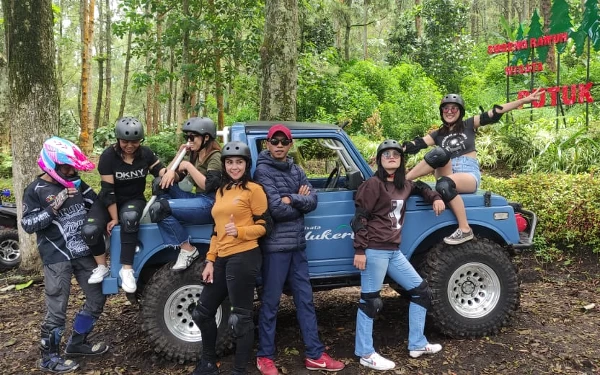 Thumbnail Berita - Jeep Offroad, Paket Wisata Andalan Desa Bulukerto Kota Batu