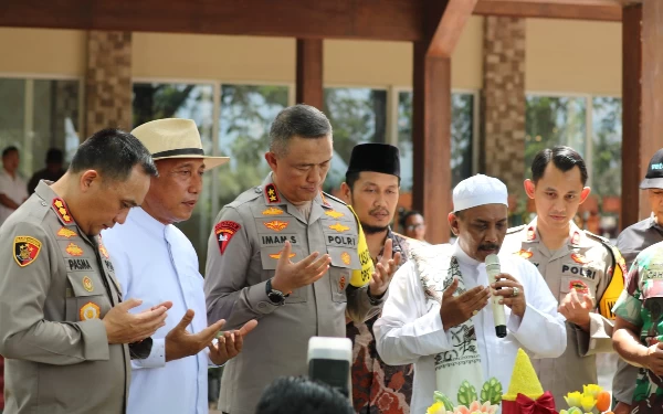 Thumbnail Berita - Sinergi Jaga Kondusivitas Jelang Pemilu, Kapolda Jatim Silaturahmi ke Tokoh Jember