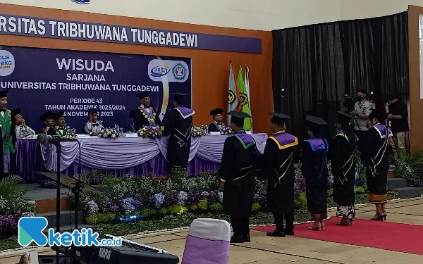 Thumbnail Berita - Wisuda Ke-43 Unitri, Dorong Lulusan Ciptakan Peluang Usaha Sendiri