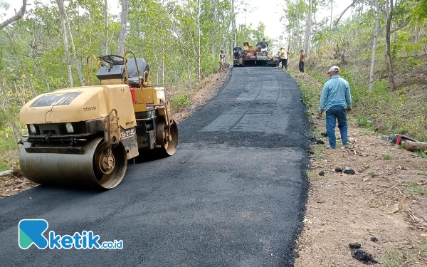 Thumbnail Berita - Pembangunan Jalan Sukorejo-Klepu Pacitan Capai 46,7 Persen