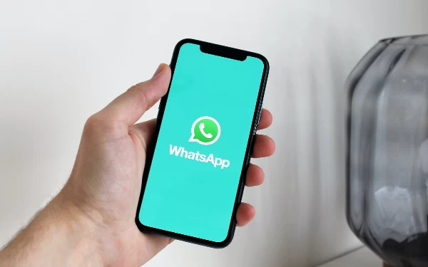 Thumbnail Berita - WhatsApp Hadirkan Fitur Kode Rahasia untuk Sembunyikan Pesan Pribadi