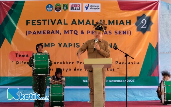 Thumbnail Berita - Bupati Freddy Thie: Festival Amal Ilmiah SMP Yapis Kaimana Membangun Generasi Berkualitas dan Kreatif