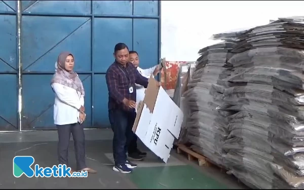 Thumbnail Ratusan Logistik Pengganti Kotak Suara Rusak Diterima KPU Jember