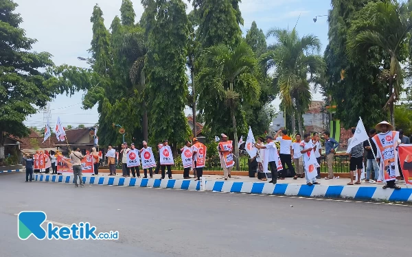 Thumbnail Berita - Sosialisasi Gagasan Partai dan Capres-Cawapres 01, PKS Bondowoso Gelar Flashmob