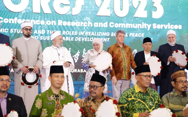 Thumbnail Berita - Khofifah Berbicara Visi Penguatan Studi Islam sampai Kemerdekaan Palestina di The 3rd ICORCS UKHAC 2023