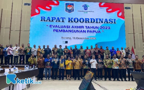 Thumbnail Berita - Bupati Freddy Thie: Rakor Evaluasi Akhir Tahun 2023 Momentum Penyatuan Visi Pembangunan Papua