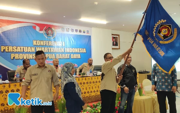 Thumbnail PWI Papua Barat Daya Gelar Konferensi Perdana, Wahyudi Terpilih Jadi Ketua