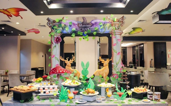 Thumbnail Berita - Sambut Natal, Swiss-Belinn Tunjungan Surabaya Hadirkan Enchanted Forest Feast