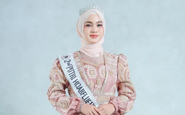 Thumbnail Berita - Diva Maharyani, Runner Up 2 Putri Hijabfluencer Indonesia 2023 Ajak Perempuan Tak Berhenti Raih Impian