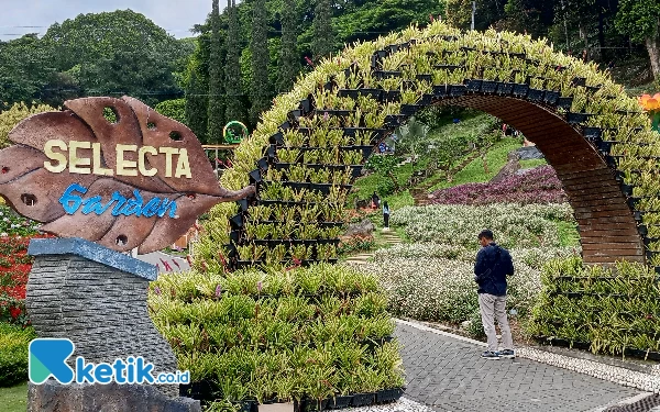 Thumbnail Berita - Taman Rekreasi Selecta Kota Batu Targetkan 70 ribu Pengunjung di Libur Nataru 2024