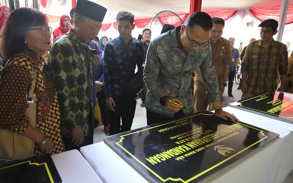 Thumbnail Sepanjang Tahun 2023, Pemkot Surabaya Renovasi 1.159 Balai RW