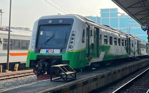 Thumbnail Selama Nataru, Daop 8 Surabaya Operasikan 60 Perjalanan Commuter Line