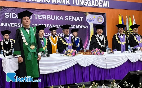 Thumbnail Berita - Prof KGS Ahmadi Dikukuhkan sebagai Guru Besar Unitri