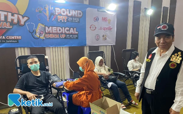 Thumbnail Berita - Masyarakat Surabaya Antusias Donor Darah di Healthy Festival