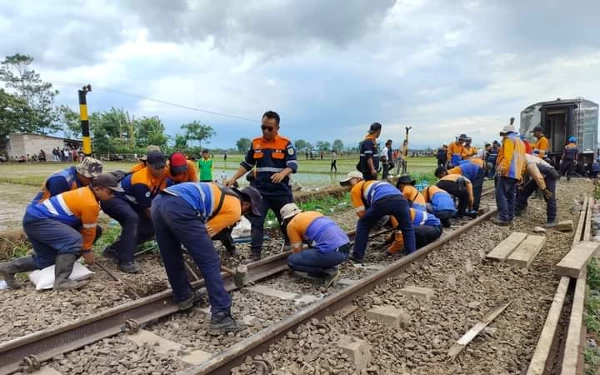 Thumbnail Berita - PT KAI Investigasi Kecelakaan Kereta di Cicalengka Bandung