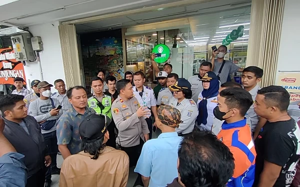 Thumbnail Pembayaran Parkir Qris Ditolak Paguyuban Jukir, Dishub Surabaya Harap Segera Ada Titik Temu