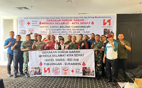 Thumbnail Rayakan HUT Ke-8, Swiss-Belinn Tunjungan Gelar Baksos Donor Darah