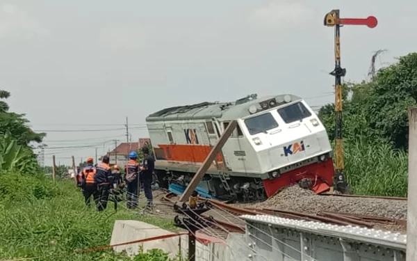 Thumbnail Berita - Imbas Anjloknya KA Pandalungan, Ini Update Perjalanan Commuterline