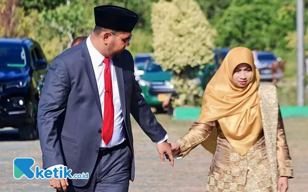 Thumbnail Berita - Kolaborasi Romantis, Bupati Bassam dan Istri Dorong Kemajuan PKK di Halsel