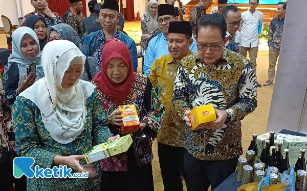 Thumbnail Pemprov Jatim Jalin Kerja Sama dengan Serunai Commerce Malaysia, Pasarkan Produk Pesantren ke Negara-Negara OKI