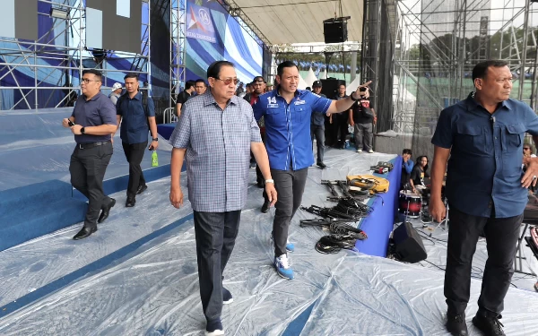 Thumbnail Berita - Totalitas! SBY Turun Langsung Cek Venue Kampanye Akbar Demokrat di Malang