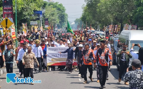 Thumbnail Berita - Pelepasan Purnatugas Sekda Sleman Harda Kiswaya Diiringi Ribuan Orang, Nyatakan Siap Maju Pilbub