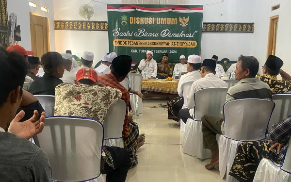 Thumbnail Berita - Ratusan Santri-Kyai se-Eks Karesidenan Bojonegoro Deklarasi Dukung Ganjar-Mahfud