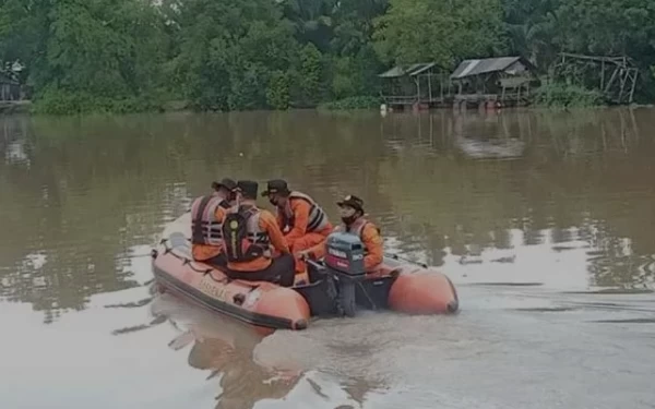 Thumbnail Akibat Perahu Terbalik, Anak 5 Tahun Tenggelam di Sungai Gelombang