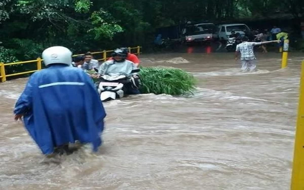 Thumbnail Berita - Pemprov Bali Segera Bangun Jembatan Yeh Banges yang Rusak Akibat Banjir