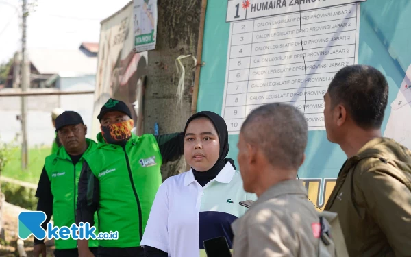 Thumbnail Berita - Caleg DPRD Jabar dari PKB Humaira Kerahkan Puluhan Personil Bersihkan APK