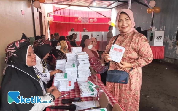 Thumbnail Berita - Pemilu di Probolinggo Meriah Gara-Gara Pj Wali Kota Buat Lomba TPS Unik