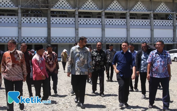 Bupati Halsel Bersama BPK RI Perwakilan Malut Tinjau Masjid Raya Halsel Usai FGD