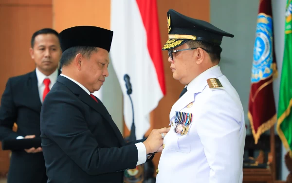 Thumbnail Berita - Usai Dilantik Jadi Pj Gubernur Jatim, Adhy Karyono Siap Tancap Gas