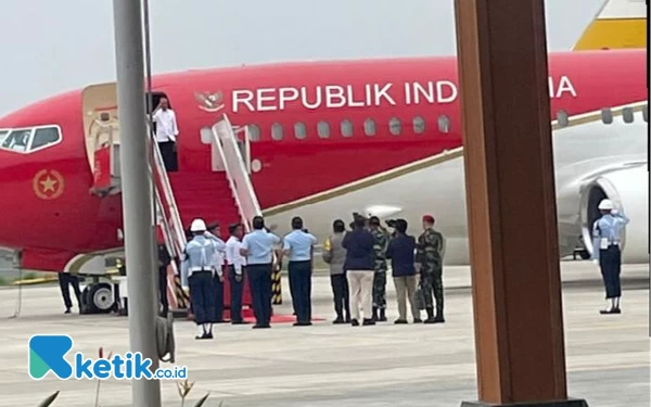 Thumbnail Berita - Kunjungan Kerja ke Sulawesi Selatan, Presiden Jokowi Tiba di Maros