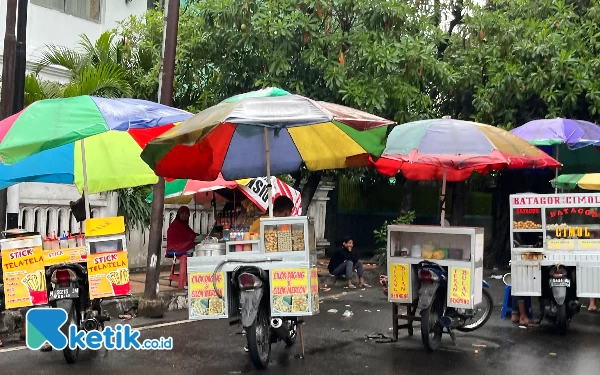 Thumbnail Berita - Dapat Keluhan, Diskopindag Kota Malang Lakukan Penataan Pedagang Kaki Lima