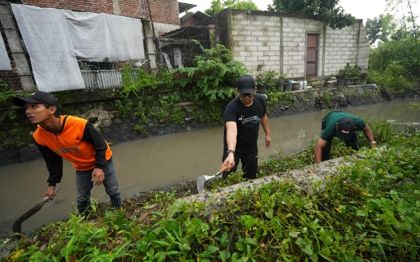 Thumbnail Berita - Antisipasi Banjir, Pj Walkot Mojokerto Gelar Kerja Bakti Bareng Jajaran