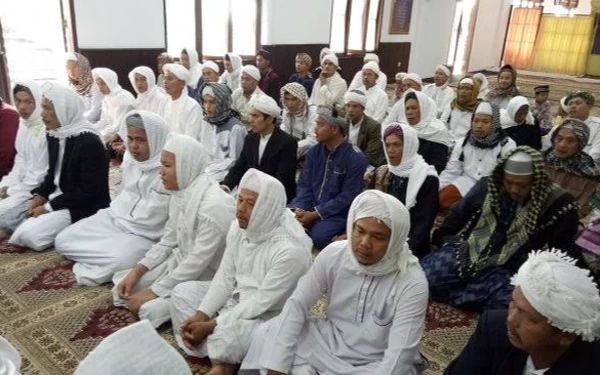 Thumbnail Gunakan Metode Hisab Qamariyah, Tarekat Naqsabandiyah Sumut Tetapkan Awal Ramadan 10 Maret 2024