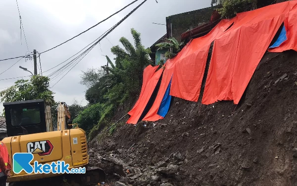 Thumbnail Berita - Masih Rawan, Warga Terdampak Longsor di Kota Malang Diimbau Tak Kembali ke Rumah