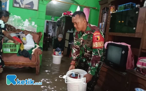 Thumbnail Berita - Banjir Landa Situbondo, 18 Rumah Warga Terendam Setinggi 70 Centimeter