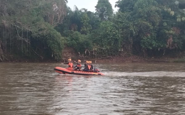 Thumbnail Berita - Tim SAR Gabungan Masih Terus Cari Pete yang Tenggelam di Sungai Rupit