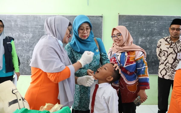 Thumbnail Berita - Sub PIN Polio Jatim Capai 105,93 Persen, Pj Gubernur: Terima Kasih Orang Tua yang Peduli